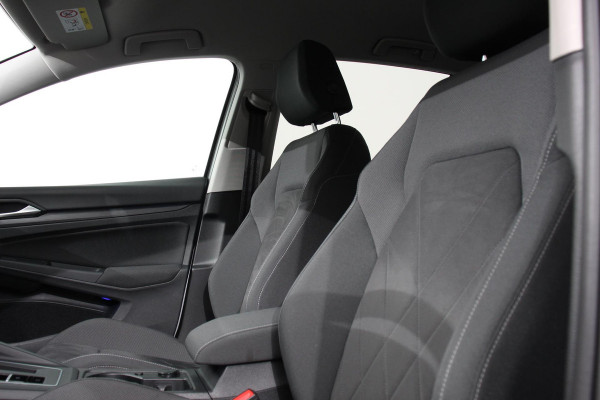 Volkswagen Golf 1.5 eTSI 150pk DSG Style Navigatie Climate Control Camera Electrische stoel verstelling Led Dab Adaptive Cruise Control