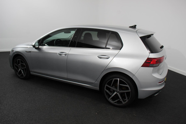 Volkswagen Golf 1.5 eTSI 150pk DSG Style Navigatie Climate Control Camera Electrische stoel verstelling Led Dab Adaptive Cruise Control