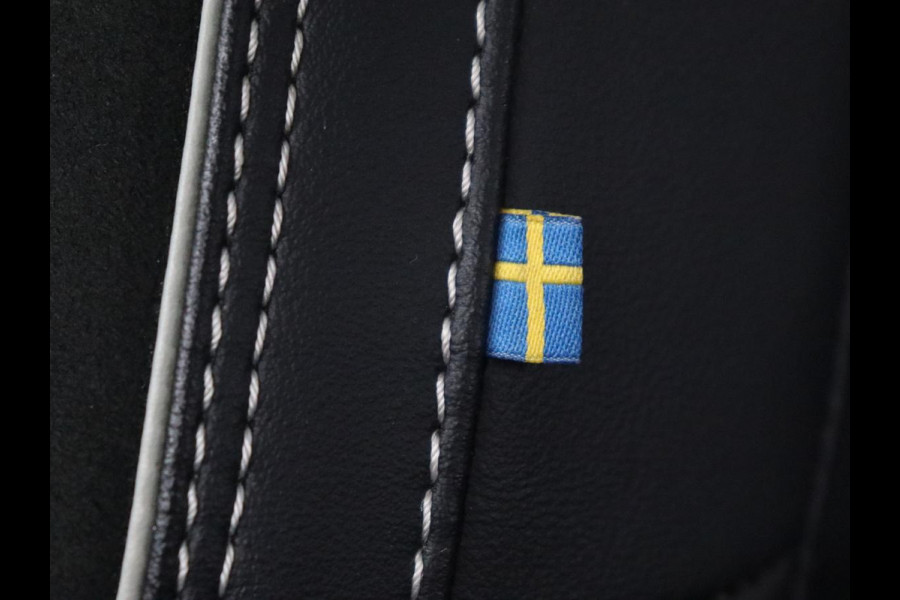 Volvo XC40 1.5 T5 Recharge R Design | Panoramadak | Trekhaak | Stoel & stuurverwarming | 360 Camera | Adaptive cruise | Harman/Kardon | Carplay | Leder/Alcantara | Keyless | Carplay | Navigatie | PHEV | Plug In