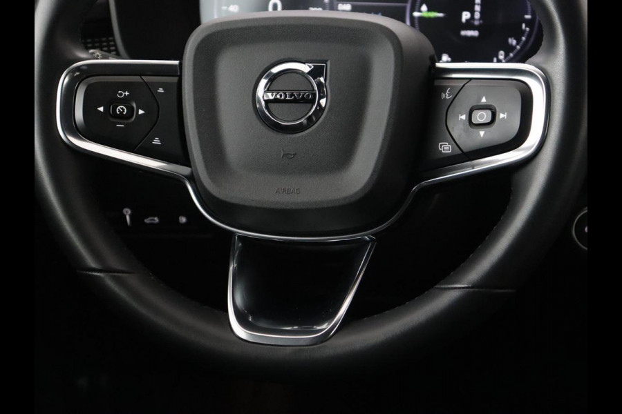 Volvo XC40 1.5 T5 Recharge R Design | Panoramadak | Trekhaak | Stoel & stuurverwarming | 360 Camera | Adaptive cruise | Harman/Kardon | Carplay | Leder/Alcantara | Keyless | Carplay | Navigatie | PHEV | Plug In