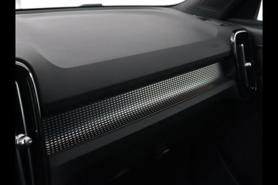 Volvo XC40 1.5 T5 Recharge R Design | Panoramadak | Trekhaak | Stoel & stuurverwarming | 360 Camera | Adaptive cruise | Harman/Kardon | Carplay | Leder/Alcantara | Keyless | Carplay | Navigatie | PHEV | Plug In