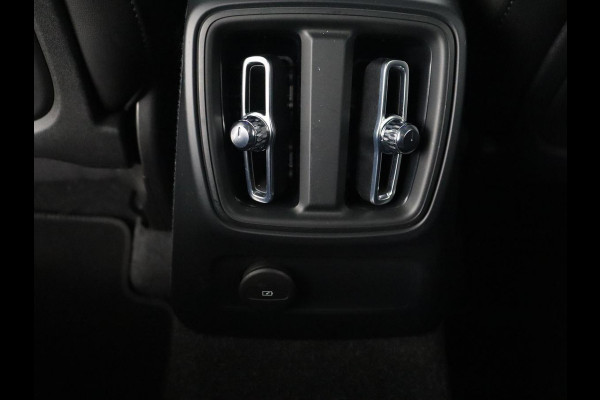 Volvo XC40 1.5 T5 Recharge R Design | Panoramadak | Trekhaak | Stoel & stuurverwarming | 360 Camera | Adaptive cruise | Harman/Kardon | Carplay | Leder/Alcantara | Keyless | Carplay | Navigatie | PHEV | Plug In