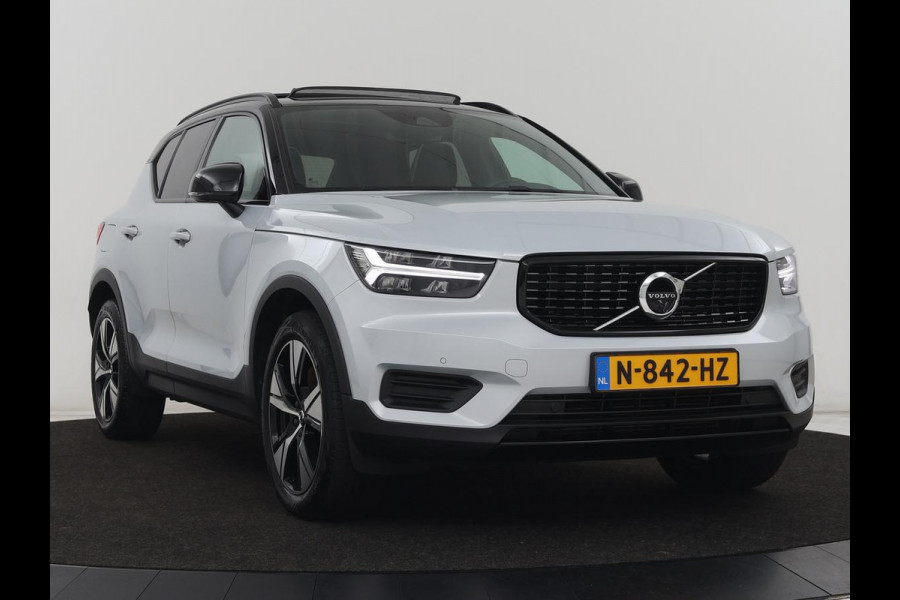 Volvo XC40 1.5 T5 Recharge R Design | Panoramadak | Trekhaak | Stoel & stuurverwarming | 360 Camera | Adaptive cruise | Harman/Kardon | Carplay | Leder/Alcantara | Keyless | Carplay | Navigatie | PHEV | Plug In