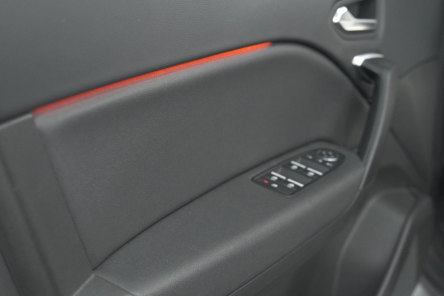 Renault Captur TCe 90 Intens | Camera | Parkeersensoren | Navigatie | 18 Inch Velgen