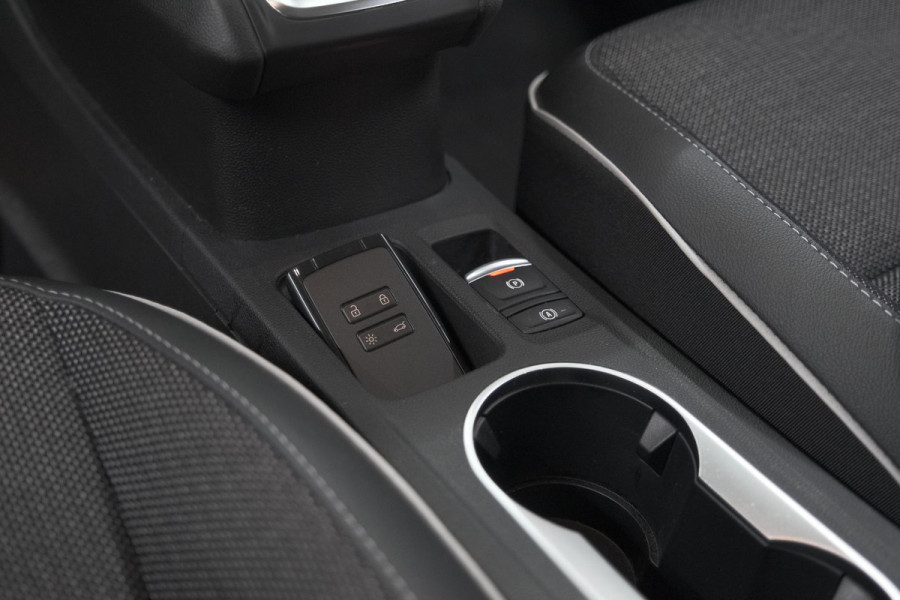 Renault Captur TCe 90 Intens | Camera | Parkeersensoren | Navigatie | 18 Inch Velgen