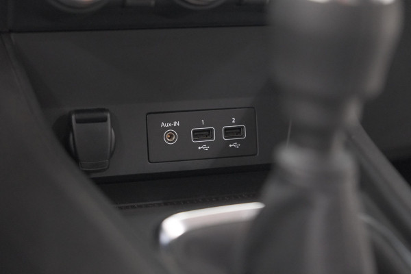 Renault Captur TCe 90 Intens | Camera | Parkeersensoren | Navigatie | 18 Inch Velgen