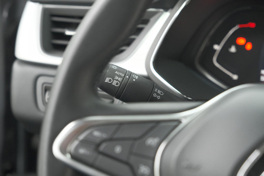 Renault Captur TCe 90 Intens | Camera | Parkeersensoren | Navigatie | 18 Inch Velgen