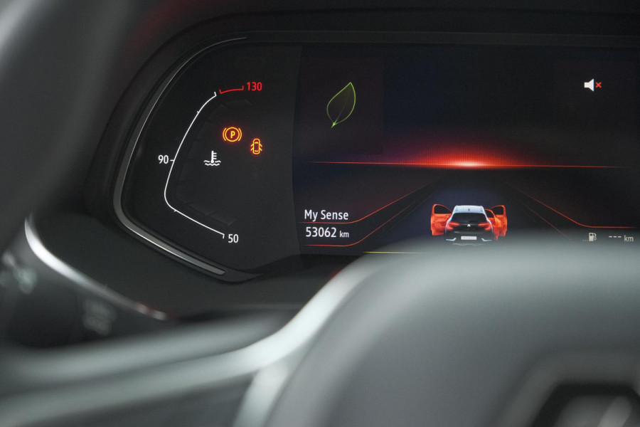 Renault Captur TCe 90 Intens | Camera | Parkeersensoren | Navigatie | 18 Inch Velgen