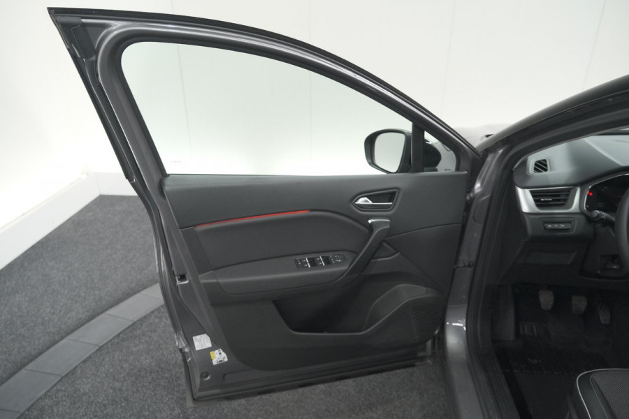 Renault Captur TCe 90 Intens | Camera | Parkeersensoren | Navigatie | 18 Inch Velgen