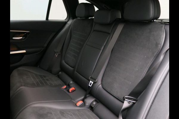 Mercedes-Benz C-Klasse Estate 300 e AMG Plug-In Hybride AMG Line | Night Pakket | Panorama Schuif-Kanteldak | Ledkoplampen | Alarm | Achteruitrijcamera | Keyless-Go | Memory Voorstoelen. Inclusief 24 maanden MB Certified garantie voor Europa.