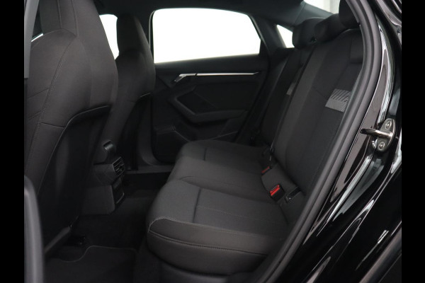 Audi A3 30 TFSI Business edition | Trekhaak | Adaptive cruise | Carplay | Park Assist | Climate control | Virtual Cockpit | Full LED | Sportstoelen | Navigatie | Parkeerhulp