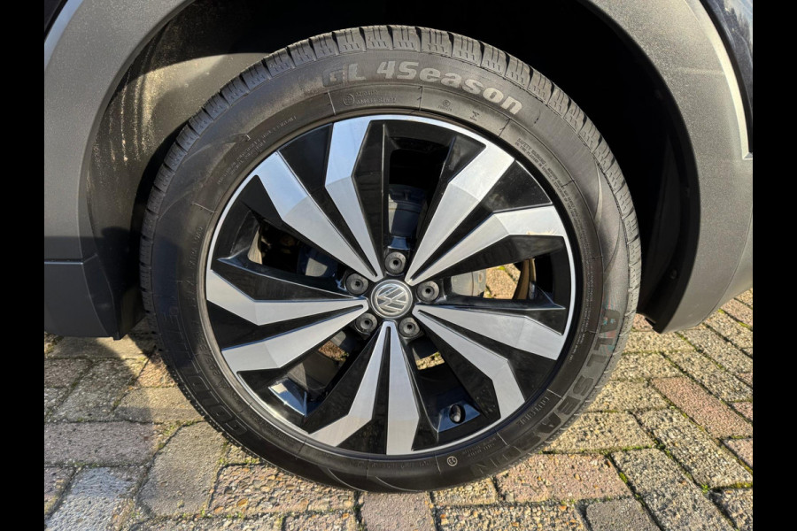 Volkswagen T-Cross 1.0 TSI Life Navi / Clima / LM 17'' / P-sensoren V+A / Stoelverwarming