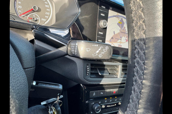 Volkswagen T-Cross 1.0 TSI Life Navi / Clima / LM 17'' / P-sensoren V+A / Stoelverwarming