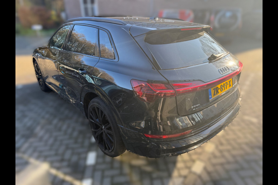 Audi e-tron e-tron 55 quattro advanced 95 kWh S-Line | Panoramadak | RS Seats | Bang & Olufsen | Stoelverwarming | Head-Up Display | 360 Camera | Matrix LED | Luchtvering | Memory Seat | Elektrisch Verstelbare Stoelen | B&O