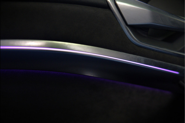 Audi e-tron e-tron 55 quattro advanced 95 kWh S-Line | Panoramadak | RS Seats | Bang & Olufsen | Stoelverwarming | Head-Up Display | 360 Camera | Matrix LED | Luchtvering | Memory Seat | Elektrisch Verstelbare Stoelen | B&O
