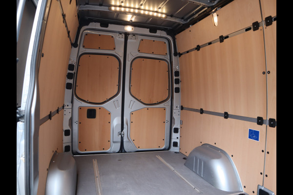Mercedes-Benz eSprinter 314 RWD Achterwiel aandrijving + Snelladen - L2H2 - New Model - WLPT 181 km - LED - Vol Opties