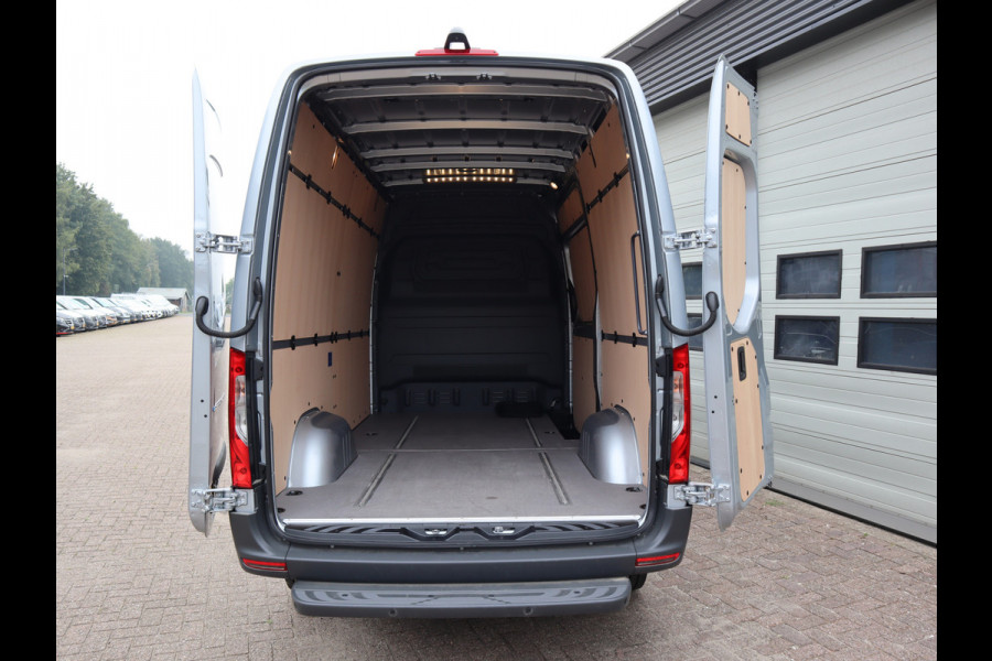 Mercedes-Benz eSprinter 314 RWD Achterwiel aandrijving + Snelladen - L2H2 - New Model - WLPT 181 km - LED - Vol Opties
