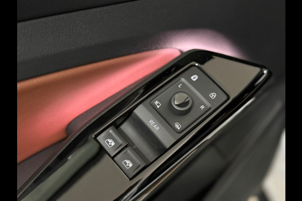 Volkswagen ID.4 First 77 kWh | Navi | Camera | Adaptive Cruise | 1st | Leder / Alcantara | Trekhaak | BTW-Auto | Carplay