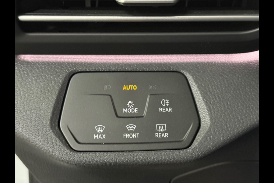 Volkswagen ID.4 First 77 kWh | Navi | Camera | Adaptive Cruise | 1st | Leder / Alcantara | Trekhaak | BTW-Auto | Carplay