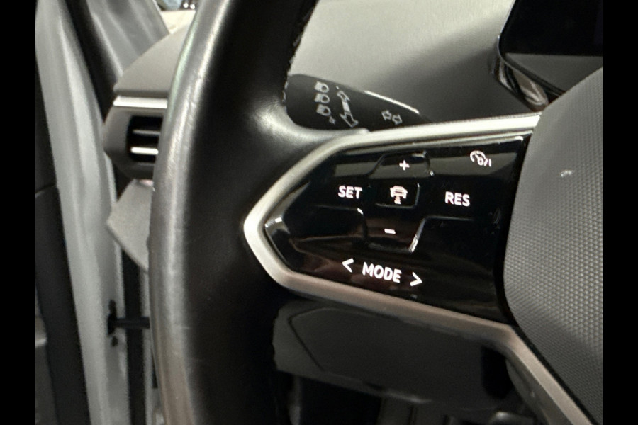 Volkswagen ID.4 First 77 kWh | Navi | Camera | Adaptive Cruise | 1st | Leder / Alcantara | Trekhaak | BTW-Auto | Carplay