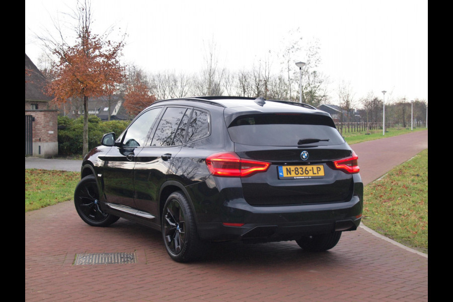 BMW iX3 High Executive 80 kWh | Panoramadak | 360 Camera | Harman Kardon | Head-up Display | Sfeerverlichting |