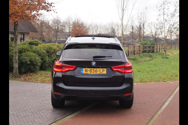 BMW iX3 High Executive 80 kWh | Panoramadak | 360 Camera | Harman Kardon | Head-up Display | Sfeerverlichting |