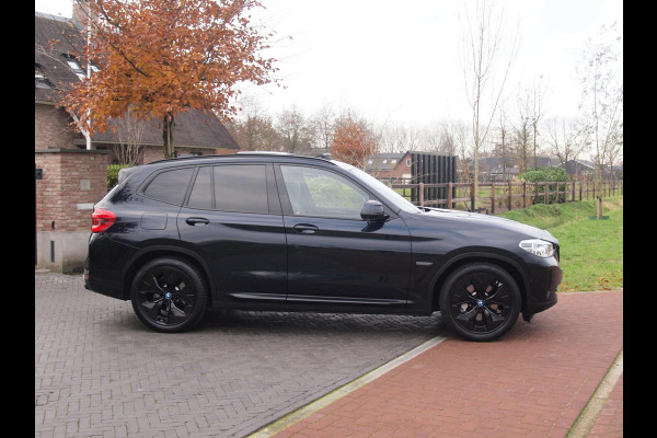 BMW iX3 High Executive 80 kWh | Panoramadak | 360 Camera | Harman Kardon | Head-up Display | Sfeerverlichting |