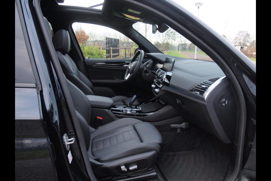 BMW iX3 High Executive 80 kWh | Panoramadak | 360 Camera | Harman Kardon | Head-up Display | Sfeerverlichting |