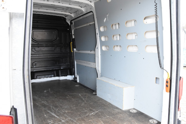 Volkswagen Crafter 30 2.0 TDI L3H3 Laadklep *1ste Eigenaar*Leer*Navigatie*