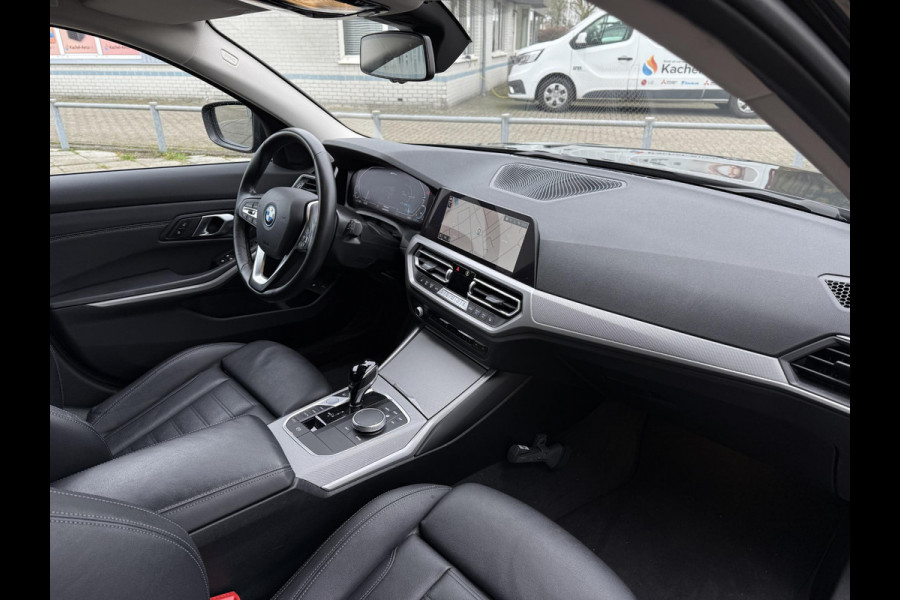 BMW 3 Serie Touring 320e Aut. Hybrid Executive Business | Leder Sport | Trekhaak | BMW Laser |