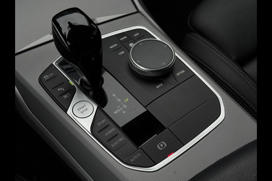 BMW 3 Serie Touring 320e Aut. Hybrid Executive Business | Leder Sport | Trekhaak | BMW Laser |