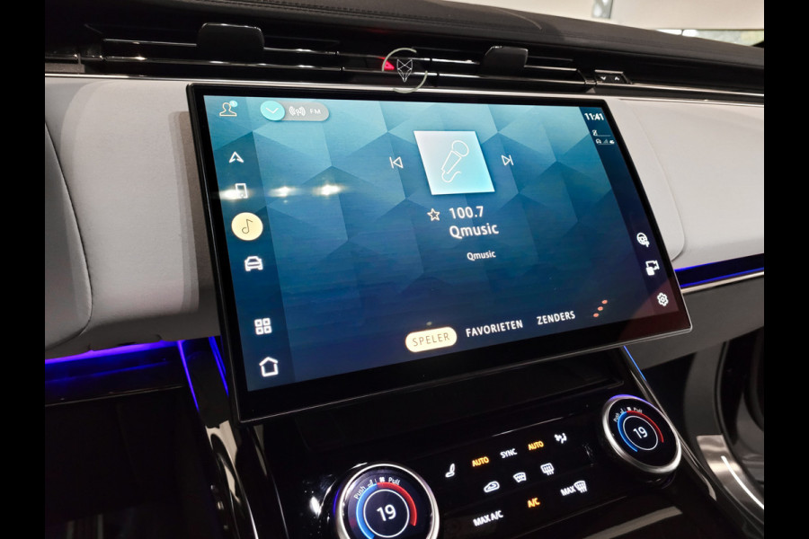 Land Rover Range Rover Sport 3.0 P510e First Edition Light Cloud leder|Forced Carbon|Massage|23"|Trekhaak|BTW