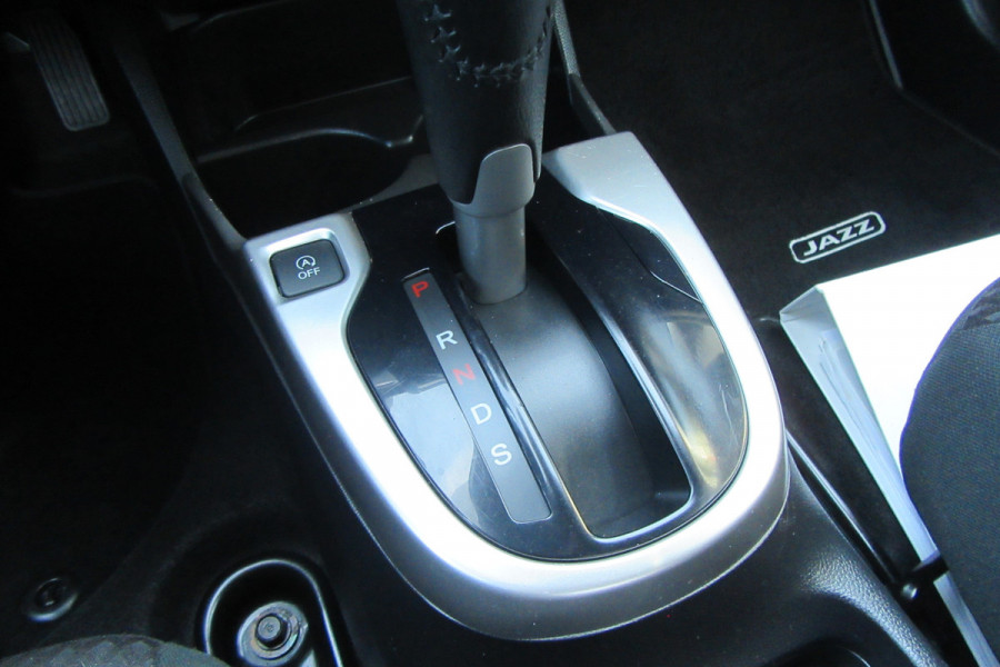 Honda Jazz 1.3 i-VTEC Elegance Automaat , Navi, Camera, Stoelverw, Enz.