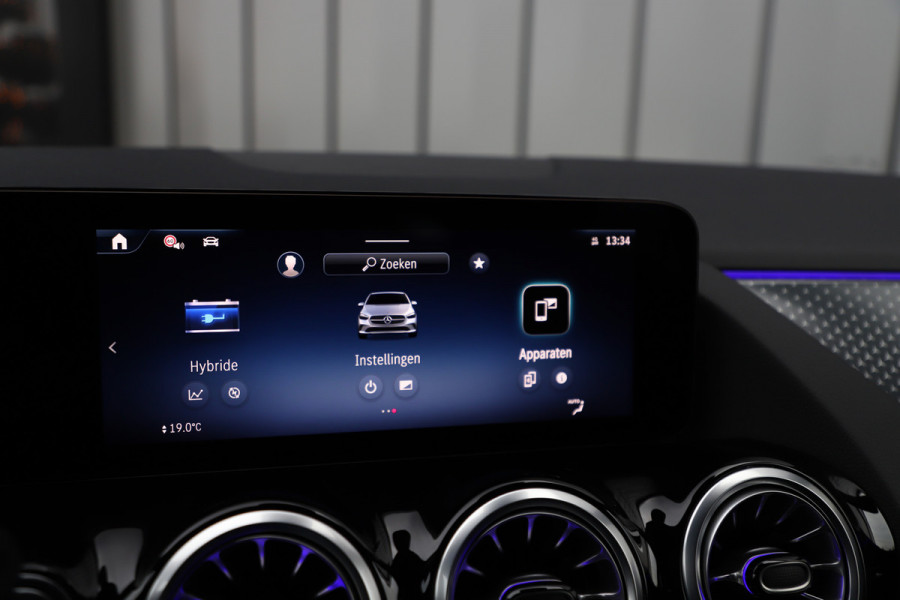 Mercedes-Benz B-Klasse 250e Luxury Line | 218PK | Keyless-go | Sfeerverlichting | ACC | Stuurwielverw. | Standkachel | 2024.