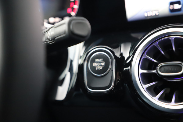 Mercedes-Benz B-Klasse 250e Luxury Line | 218PK | Keyless-go | Sfeerverlichting | ACC | Stuurwielverw. | Standkachel | 2024.