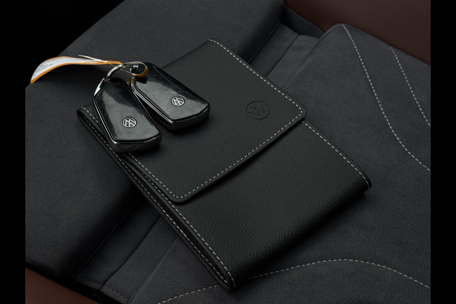 Volkswagen ID.4 First Max 77 kWh | Panorama | IQ-Light | 360 Camera |