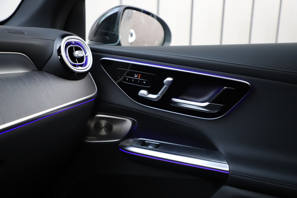 Mercedes-Benz GLC 400e AMG 4-Matic | 381PK | Head-up | Keyless-go | Pano | Sfeerverlichting | Burmester | Digital-light | Trekhaak | 2024.