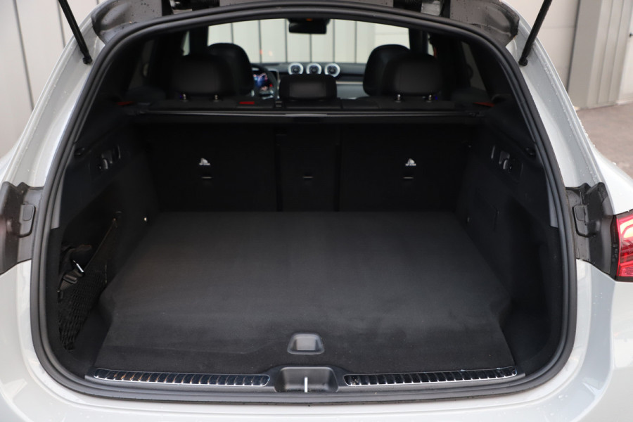 Mercedes-Benz GLC 400e AMG 4-Matic | 381PK | Head-up | Keyless-go | Pano | Sfeerverlichting | Burmester | Digital-light | Trekhaak | 2024.