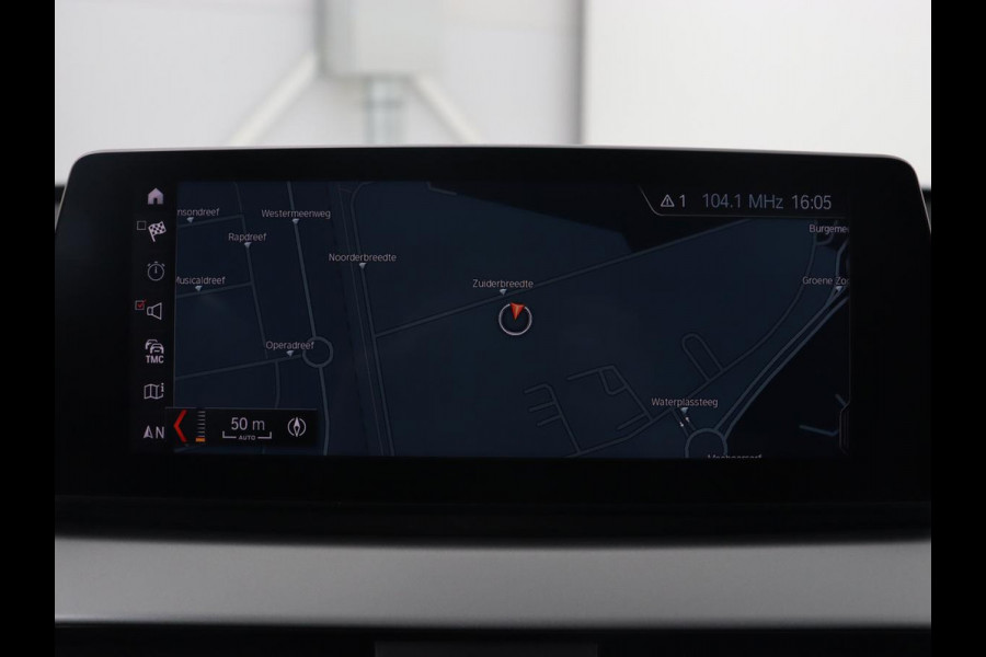 BMW X1 sDrive18i High Executive | Head-Up | Trekhaak | Leder | Stoelverwarming | Sportstoelen | Full LED | Park Assist | Climate control | Bluetooth | Navigatie | Cruise control