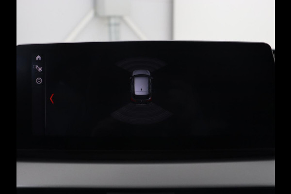 BMW X1 sDrive18i High Executive | Head-Up | Trekhaak | Leder | Stoelverwarming | Sportstoelen | Full LED | Park Assist | Climate control | Bluetooth | Navigatie | Cruise control