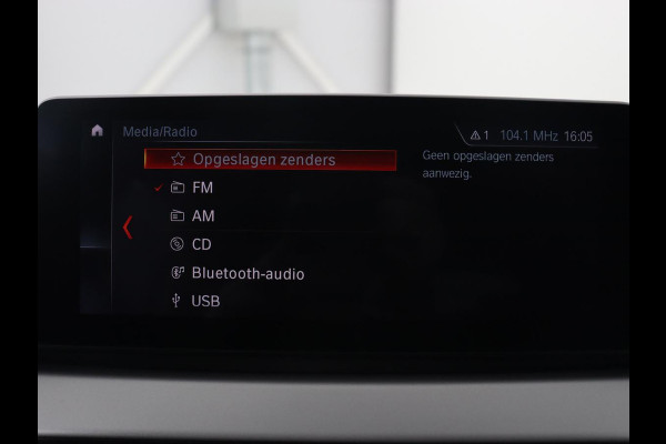 BMW X1 sDrive18i High Executive | Head-Up | Trekhaak | Leder | Stoelverwarming | Sportstoelen | Full LED | Park Assist | Climate control | Bluetooth | Navigatie | Cruise control