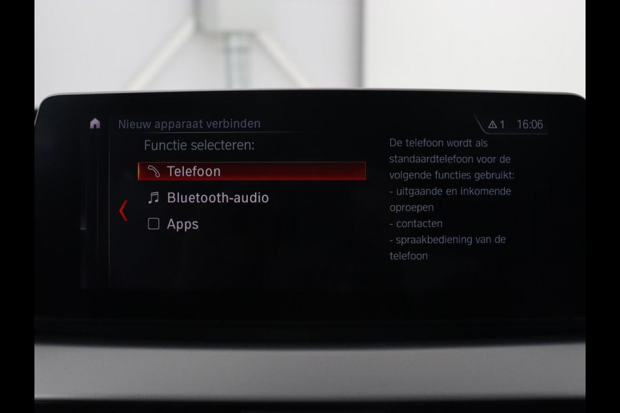 BMW X1 sDrive18i High Executive | Head-Up | Trekhaak | Leder | Stoelverwarming | Sportstoelen | Full LED | Park Assist | Climate control | Bluetooth | Navigatie | Cruise control