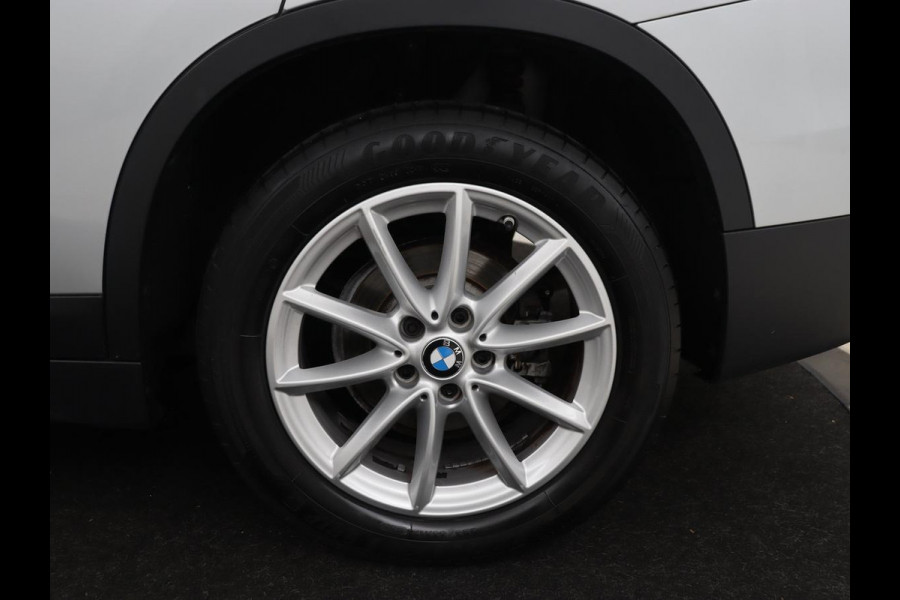BMW X1 sDrive18i High Executive | Head-Up | Trekhaak | Leder | Stoelverwarming | Sportstoelen | Full LED | Park Assist | Climate control | Bluetooth | Navigatie | Cruise control