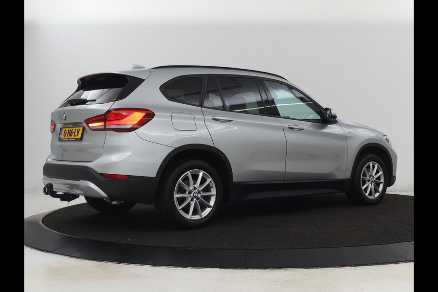 BMW X1 sDrive18i High Executive | Head-Up | Trekhaak | Leder | Stoelverwarming | Sportstoelen | Full LED | Park Assist | Climate control | Bluetooth | Navigatie | Cruise control