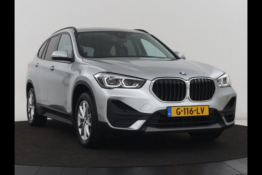 BMW X1 sDrive18i High Executive | Head-Up | Trekhaak | Leder | Stoelverwarming | Sportstoelen | Full LED | Park Assist | Climate control | Bluetooth | Navigatie | Cruise control