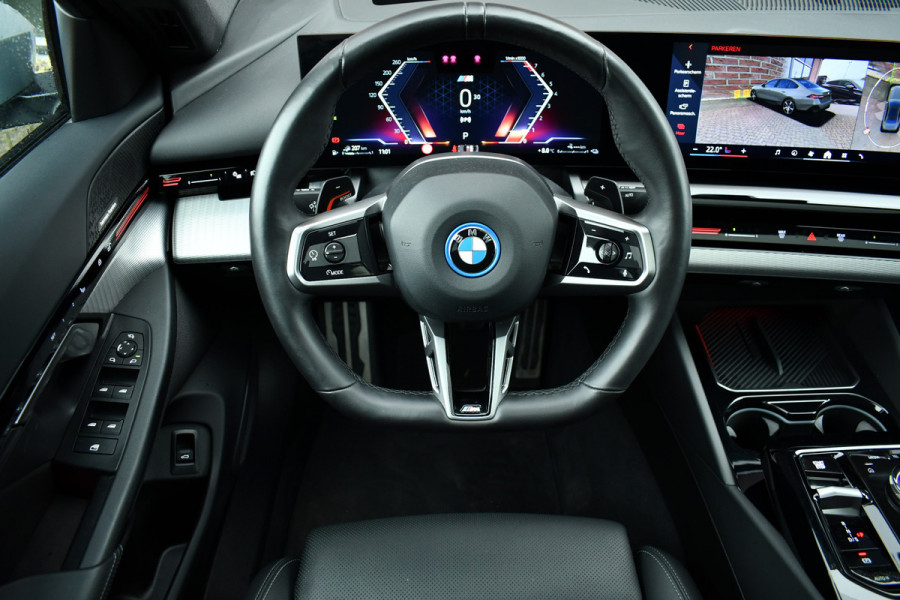 BMW 5 Serie 530e M-Sport Pano ACC 360 H/K Stoel-vent Brooklyngrau