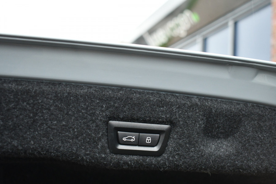 BMW 5 Serie 530e M-Sport Pano ACC 360 H/K Stoel-vent Brooklyngrau