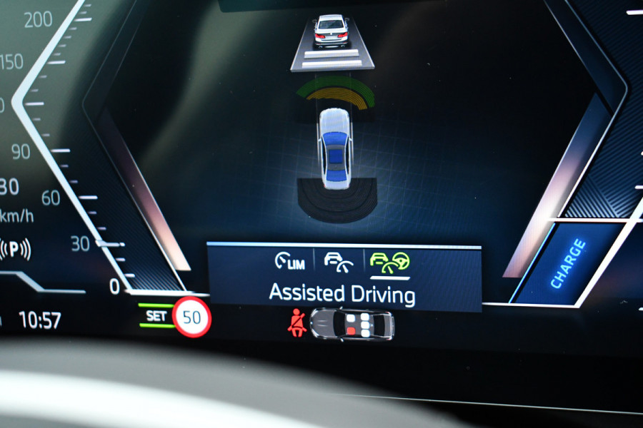 BMW 5 Serie 530e M-Sport Pano ACC 360 H/K Stoel-vent Brooklyngrau