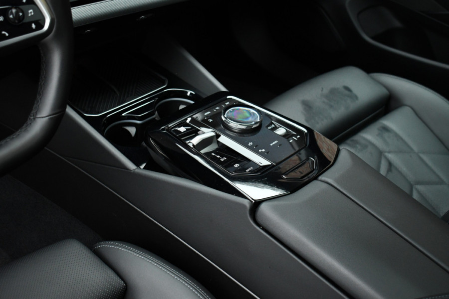 BMW 5 Serie 530e M-Sport Pano ACC 360 H/K Stoel-vent Brooklyngrau