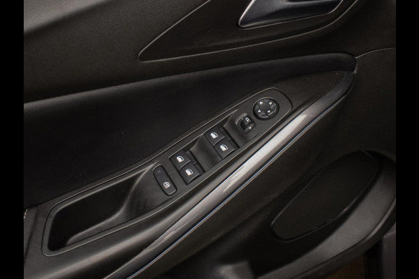 Opel Grandland X 1.2 Turbo Edition 2020 Sport (APPLE CARPLAY,CAMERA,NAVI,CLIMATE,CRUISE,GETINT,SPORTSTOELEN,LM VELGEN,NETTE STAAT)